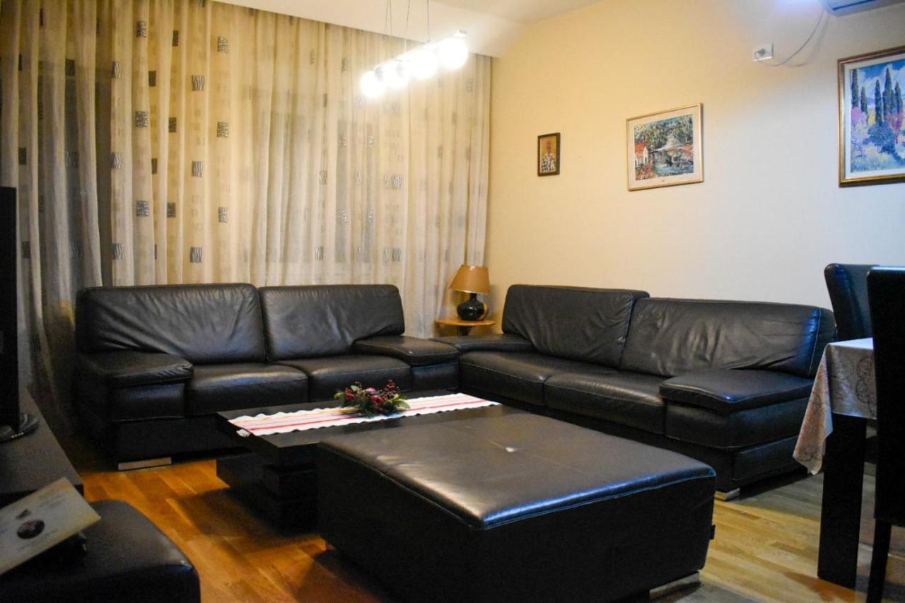 Apartman Sara 2 Podgorica Bagian luar foto