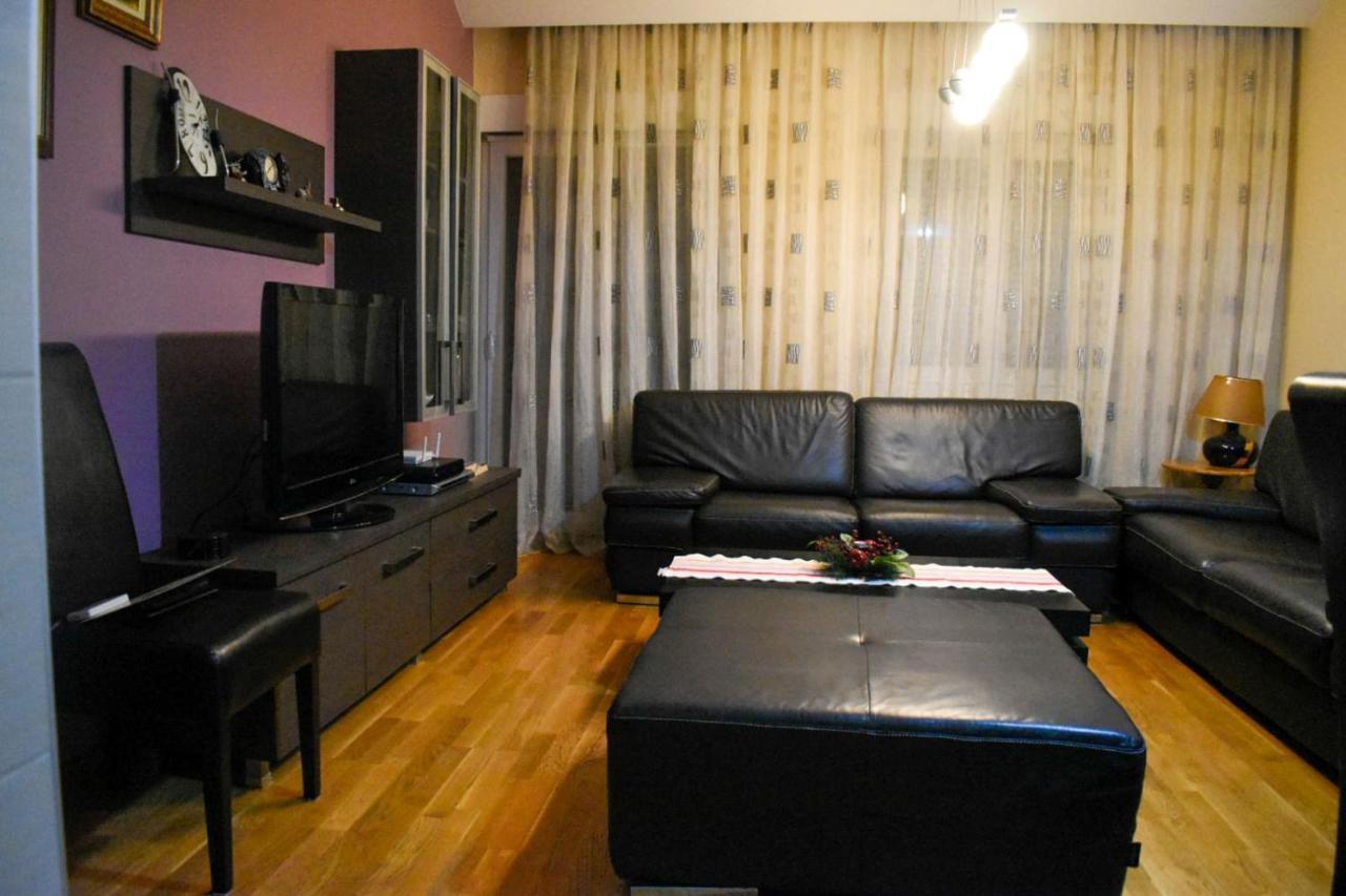 Apartman Sara 2 Podgorica Bagian luar foto