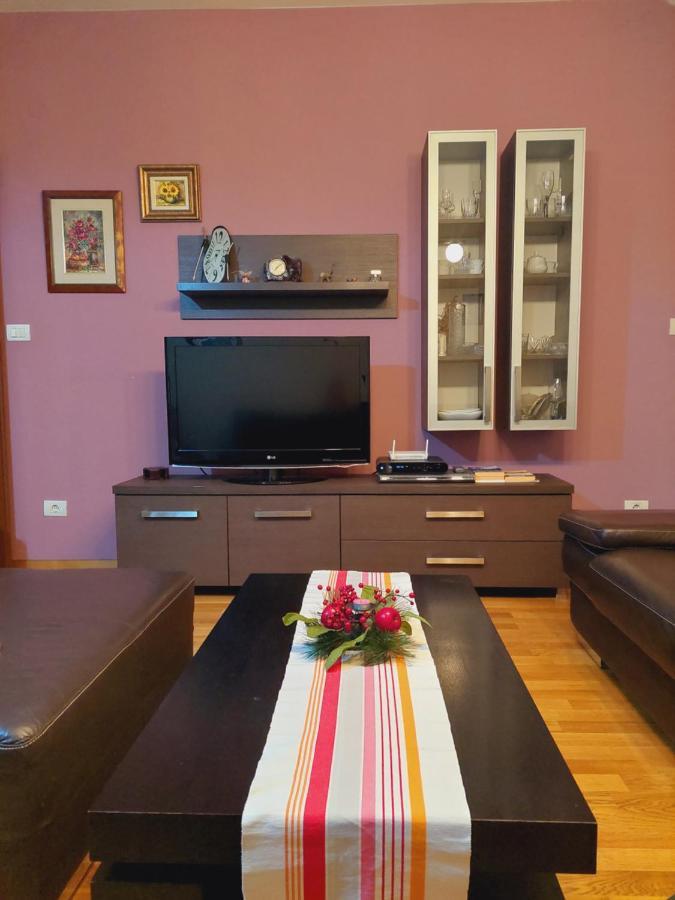 Apartman Sara 2 Podgorica Bagian luar foto